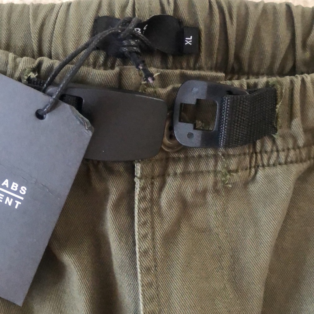 Mens Army green stretch waist pants - Picture 2 of 6